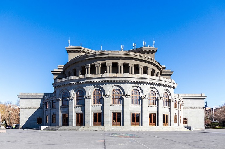 خانه اپرا در جاهای دیدنی ارمنستان