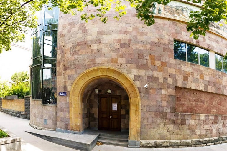 موزه ساریان در جاهای دیدنی ارمنستان