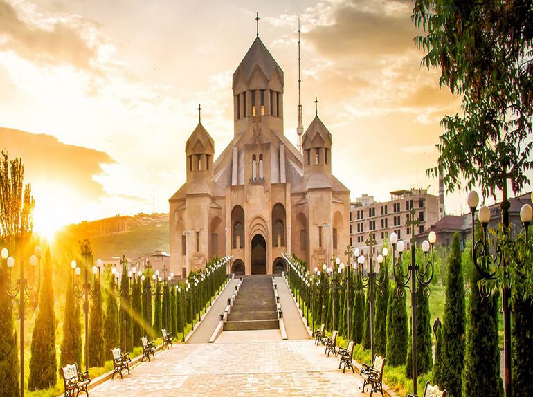 کلیسای جامع سنت گریگور روشنگر در جاهای دیدنی ارمنستان