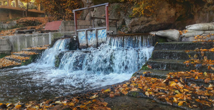 دیو چشمه از مکان های دیدنی نوشهر