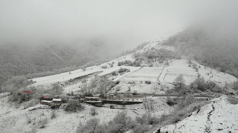 مه و ابر و برف گردنه حیران