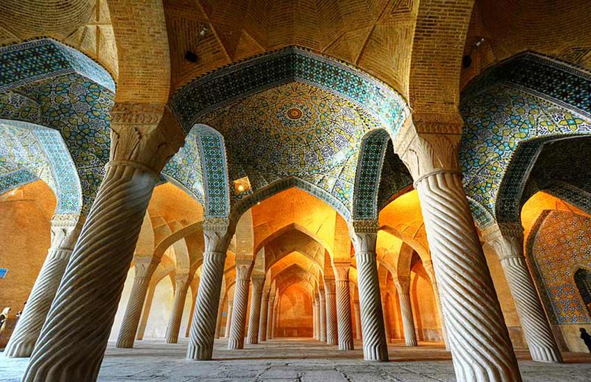 مسجد وکیل از جاهای دیدنی شیراز
