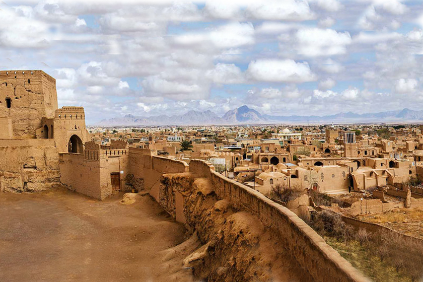 میبد
