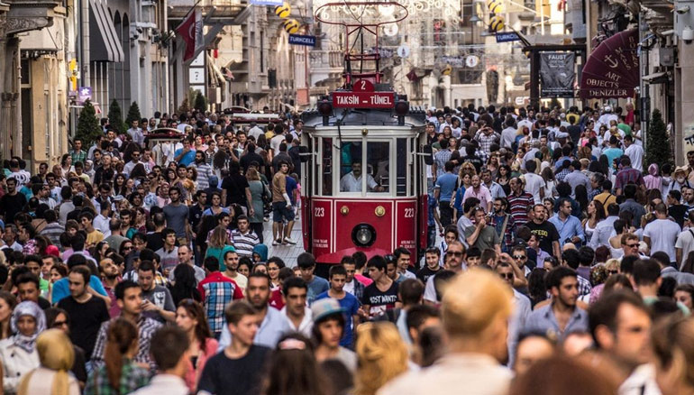 اپیزود دو رادیو دور دنیا - خیابان استقلال استانبول