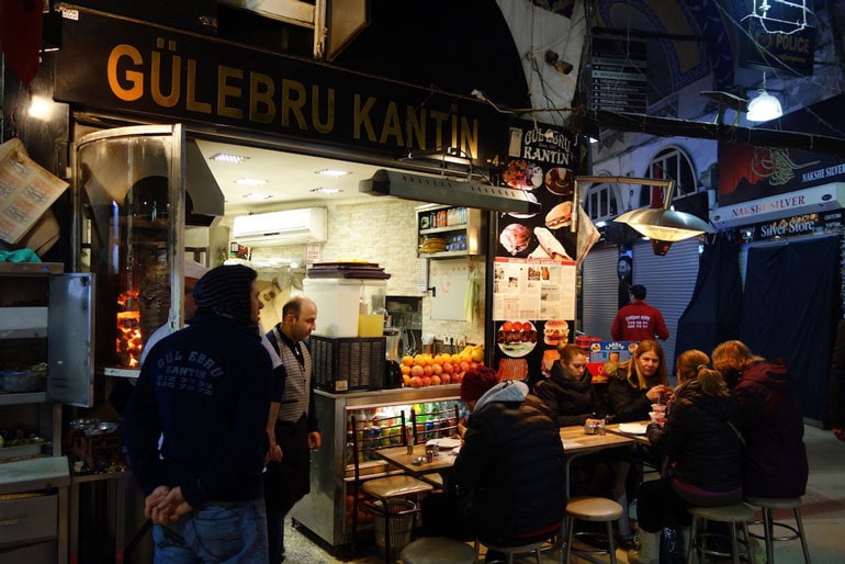 2. رستوران گل ابرو کانتین در بازار بزرگ استانبول