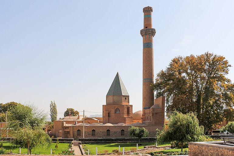 آرامگاه شیخ عبدالصمد نطنزی از جاهای دیدنی اصفهان