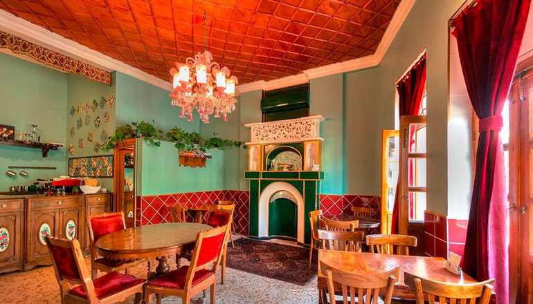 کافه رستوران فیروز شربت در بهترین کافه رستوران های اصفهان