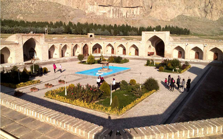 هتل لاله بیستون کرمانشاه اثری تاریخی از دوران صفوی