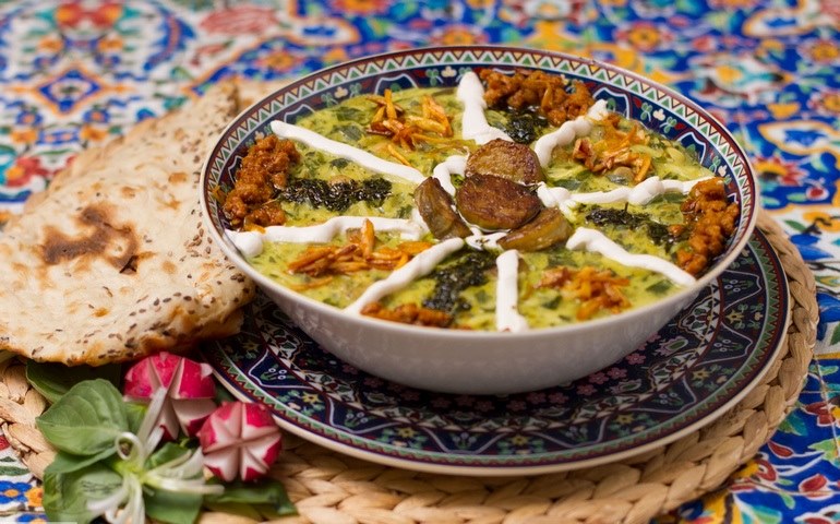 آش کشک و بادمجان از معروف‌ترین غذاهای محلی کرمانشاه