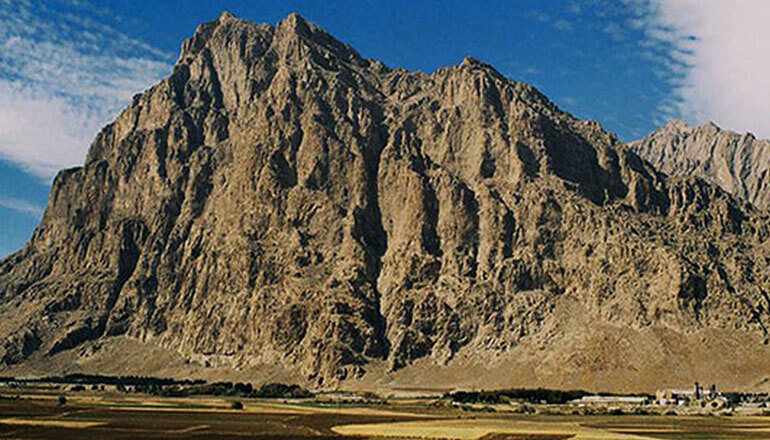 بیستون کرمانشاه؛ نشانی از عظمت و اقتدار ایران در گذشته 35 کوه های قدیمی و باشکوه