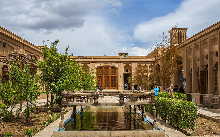 موزه اسناد تاریخی یزد، خانه لاری ها