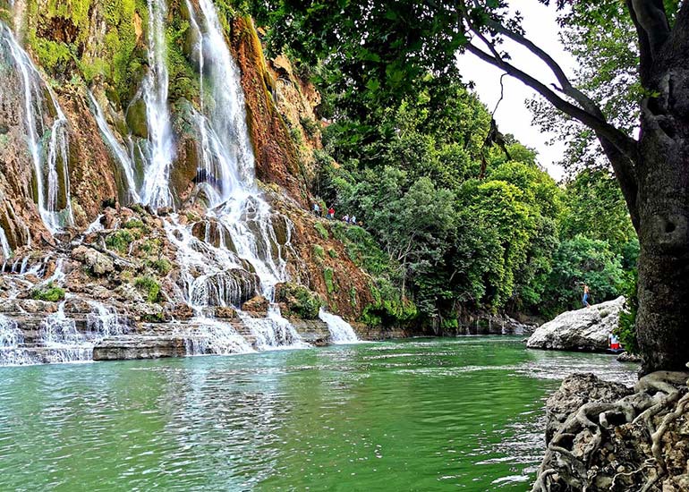 آشنایی با آبشار بیشه، زیبایی نفس‌گیر یک پدیده طبیعی