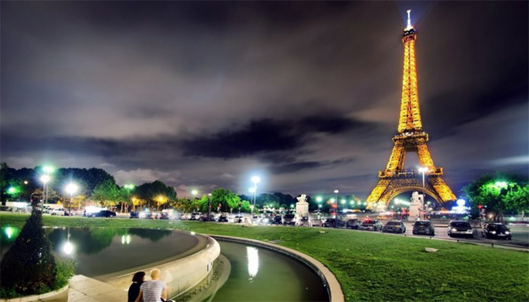 بهترین زمان بازدید از برج ایفل پاریس