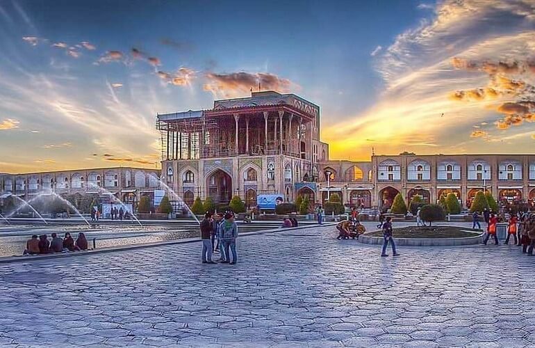 کاخ تاریخی عالی قاپو