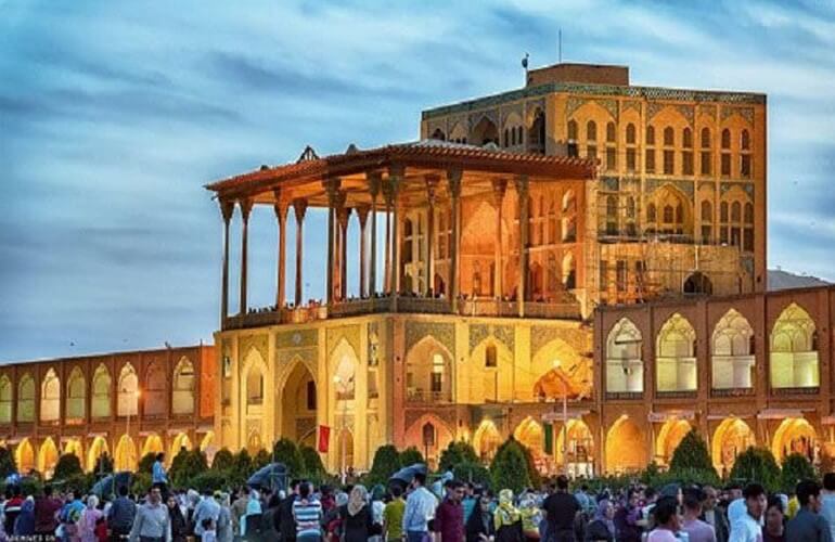 طبقات بنای عالی قاپو