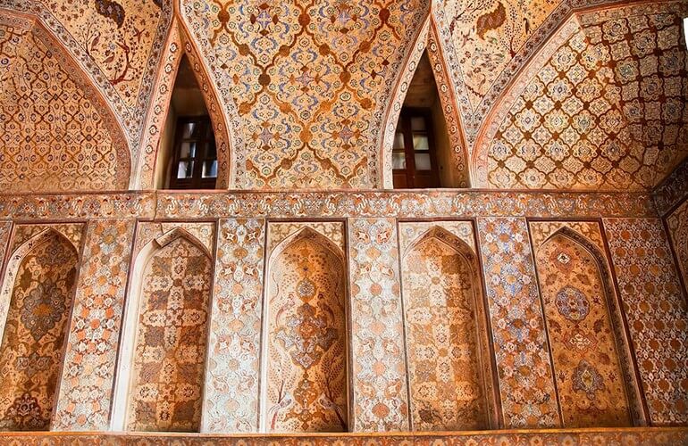 بنای عالی قاپو