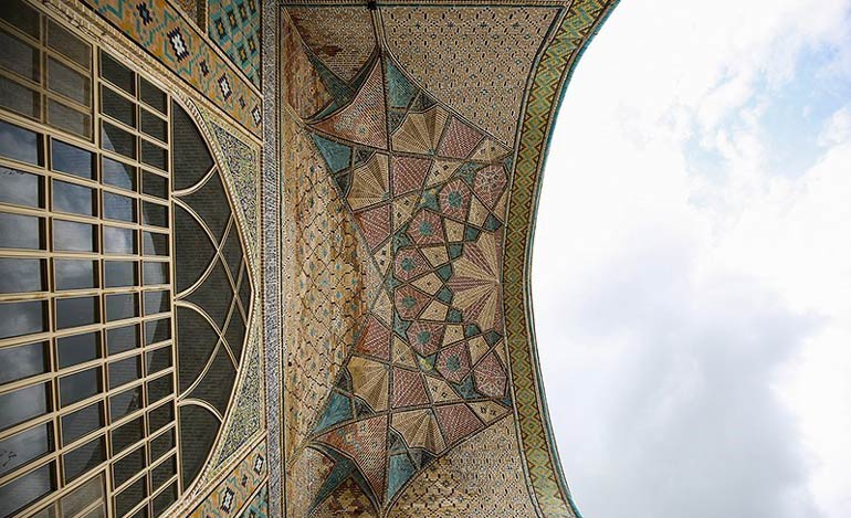 طاق زیبا و تاریخی مسجد