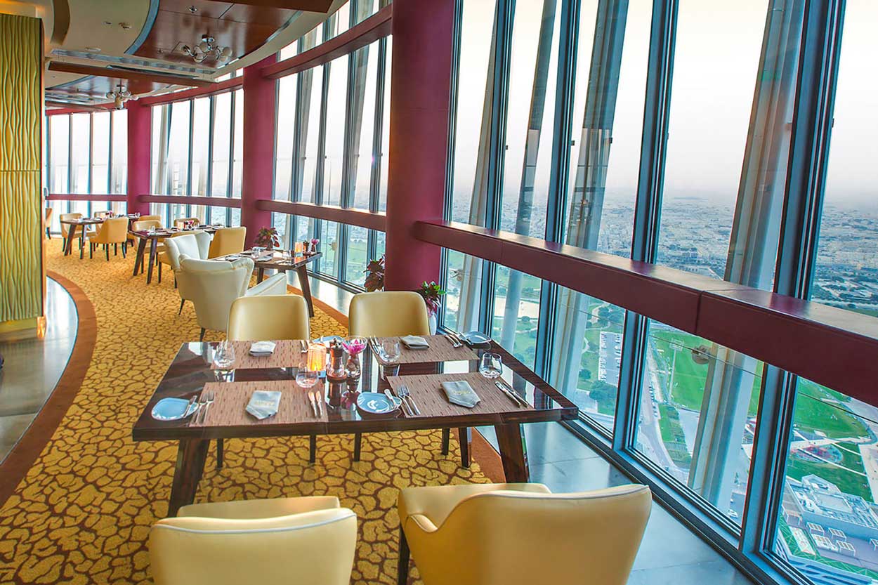 معرفی ۳۰ مورد از بهترین رستوران های قطر برای تجربه طعم‌های جادویی