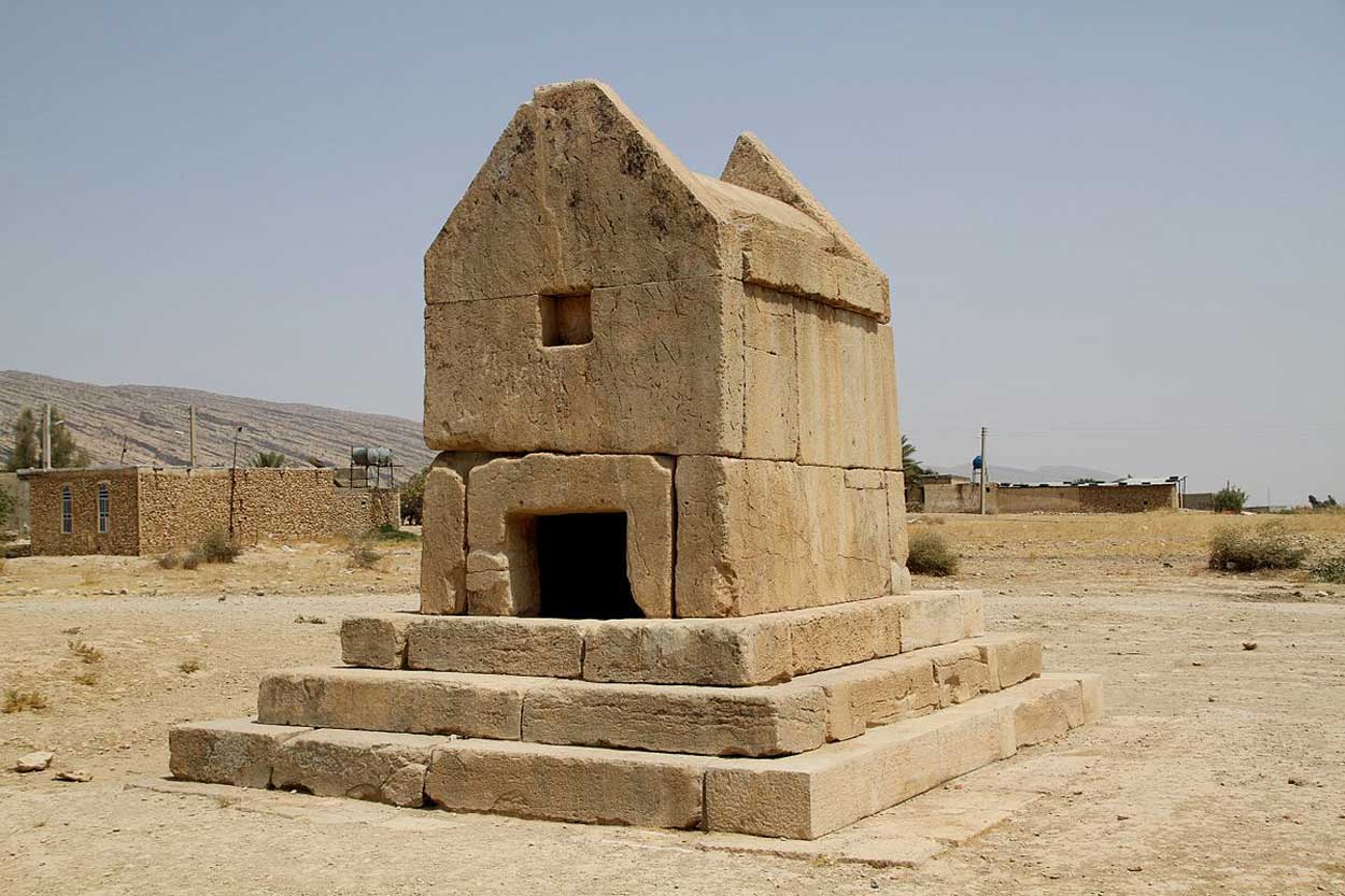 آرامستان تمدن ایران باستان در آرامگاه گور دختر بوشهر