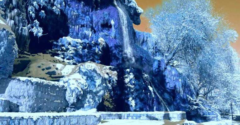 آبشار نیاسر در زمستان