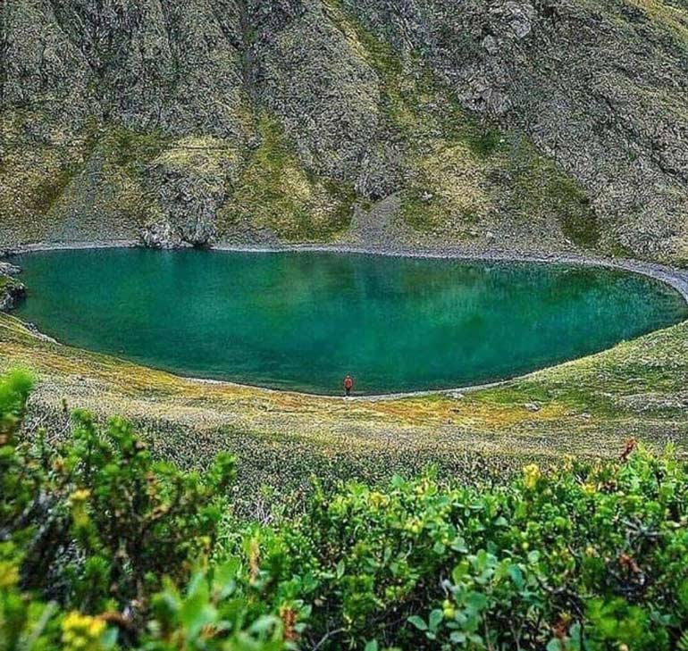 طبیعت زیبای دریاچه لزور