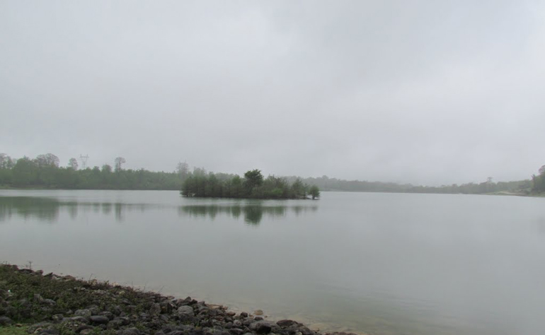 آب و هوای دریاچه آویدار