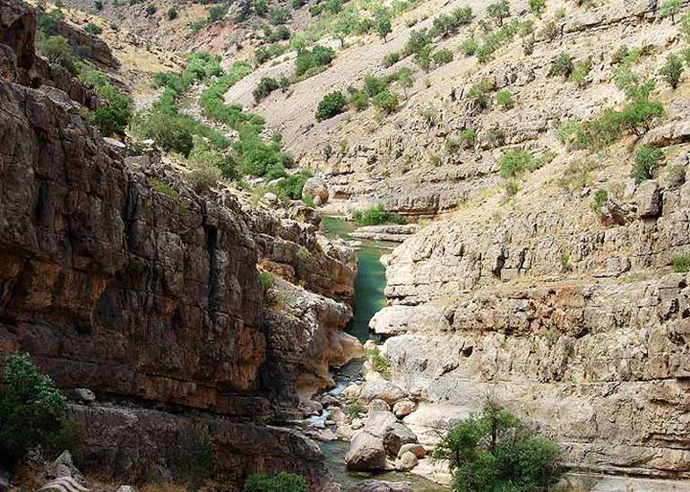 آبشار تنگ زندان