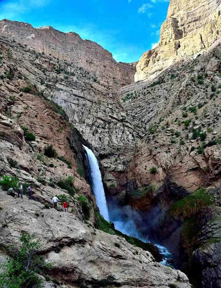 آشنایی با آبشار تنگ زندان چهارمحال و بختیاری