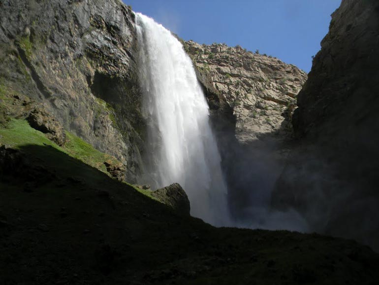 آبشار دره تنگ زندان چهارمحال و بختیاری