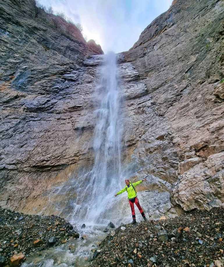 آبشار زانوس جاهای دیدنی نوشهر