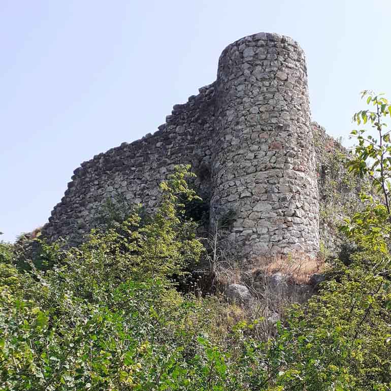 قلعه مار کوه متل قو
